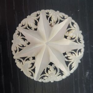 Vintage pin mother of pearl